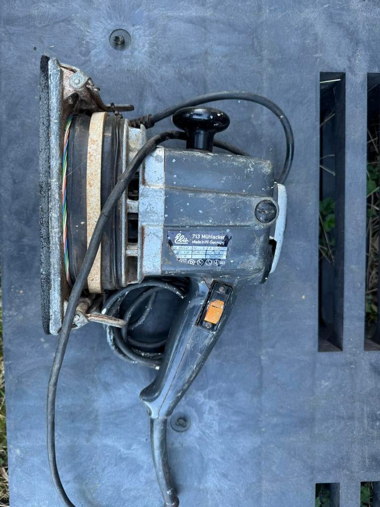 Zware  ELU schuurmachine, Ophalen of Verzenden, Gebruikt, Minder dan 600 watt, Vlakschuurmachine