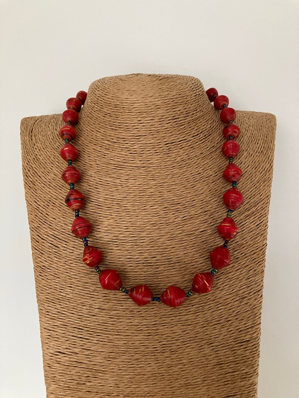 Handgemaakte vintage rode kralenketting, Sieraden, Tassen en Uiterlijk, Verzenden, Gebruikt, Rood, Overige materialen