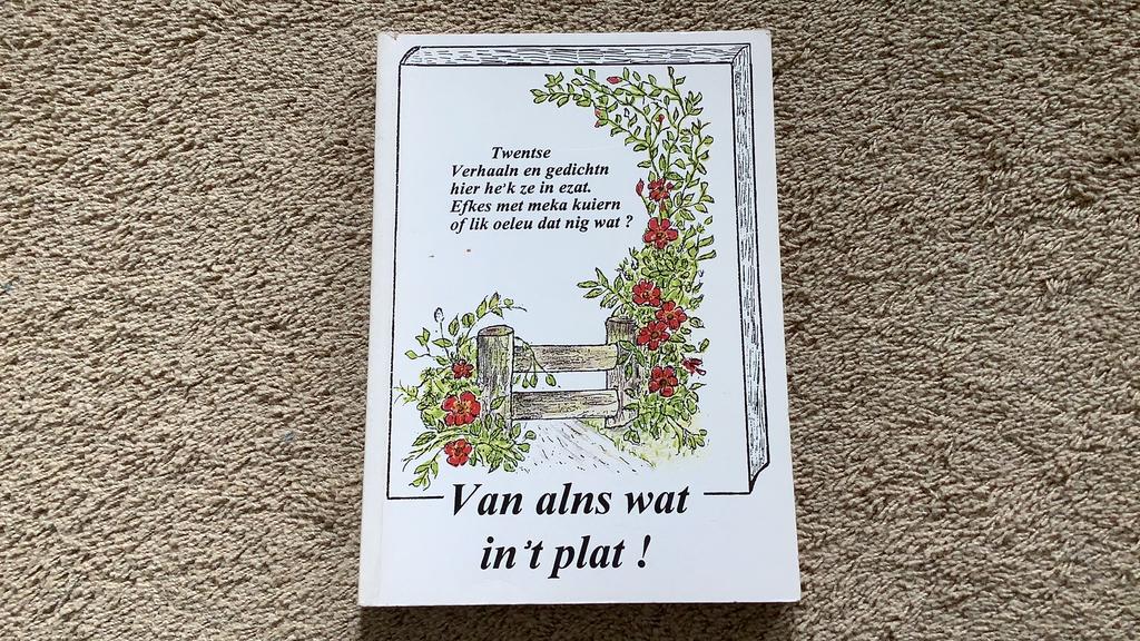 Van alns wat in ‘t plat! Twentse verhaaln en gedichtn, Ophalen of Verzenden, Zo goed als nieuw, Overijssel