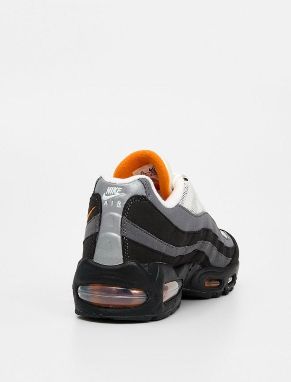 Nike Air Max 95 ‘Black Bright Ceramic’ - maat 44, Product.Safety.ENEA@nike.com, Zwart, Nike, Nieuw