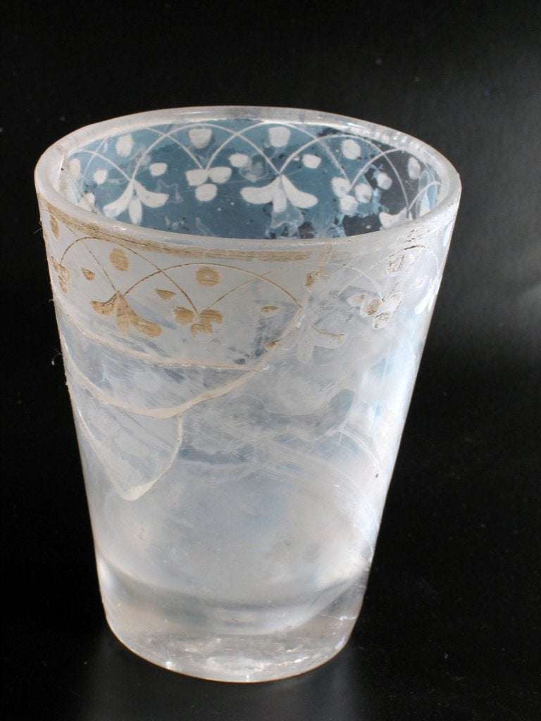 Beker met bladmotieven, antiek glas, bodemvondst, 1725. 495, Ophalen of Verzenden