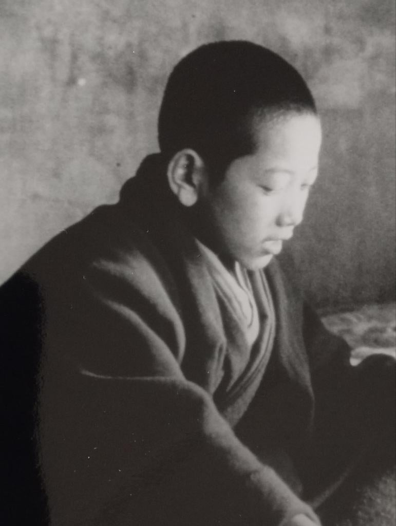 Zwart-wit foto van monniken, film 'Kundun', Verzamelen, Ophalen of Verzenden, Voor 1940, Gebruikt, Overige onderwerpen