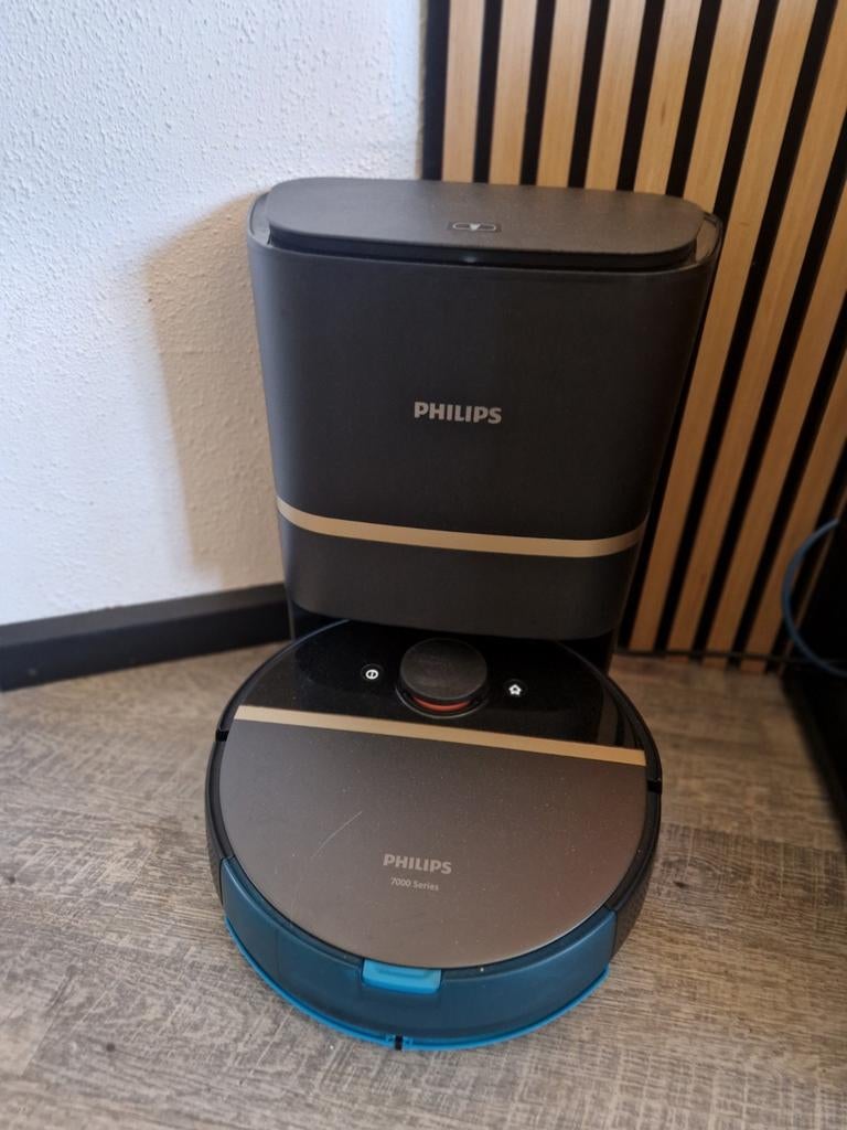 Philips Homerun Aqua 7000 met extra reserveonderdelen, Ophalen, Zo goed als nieuw, Reservoir, Robotstofzuiger