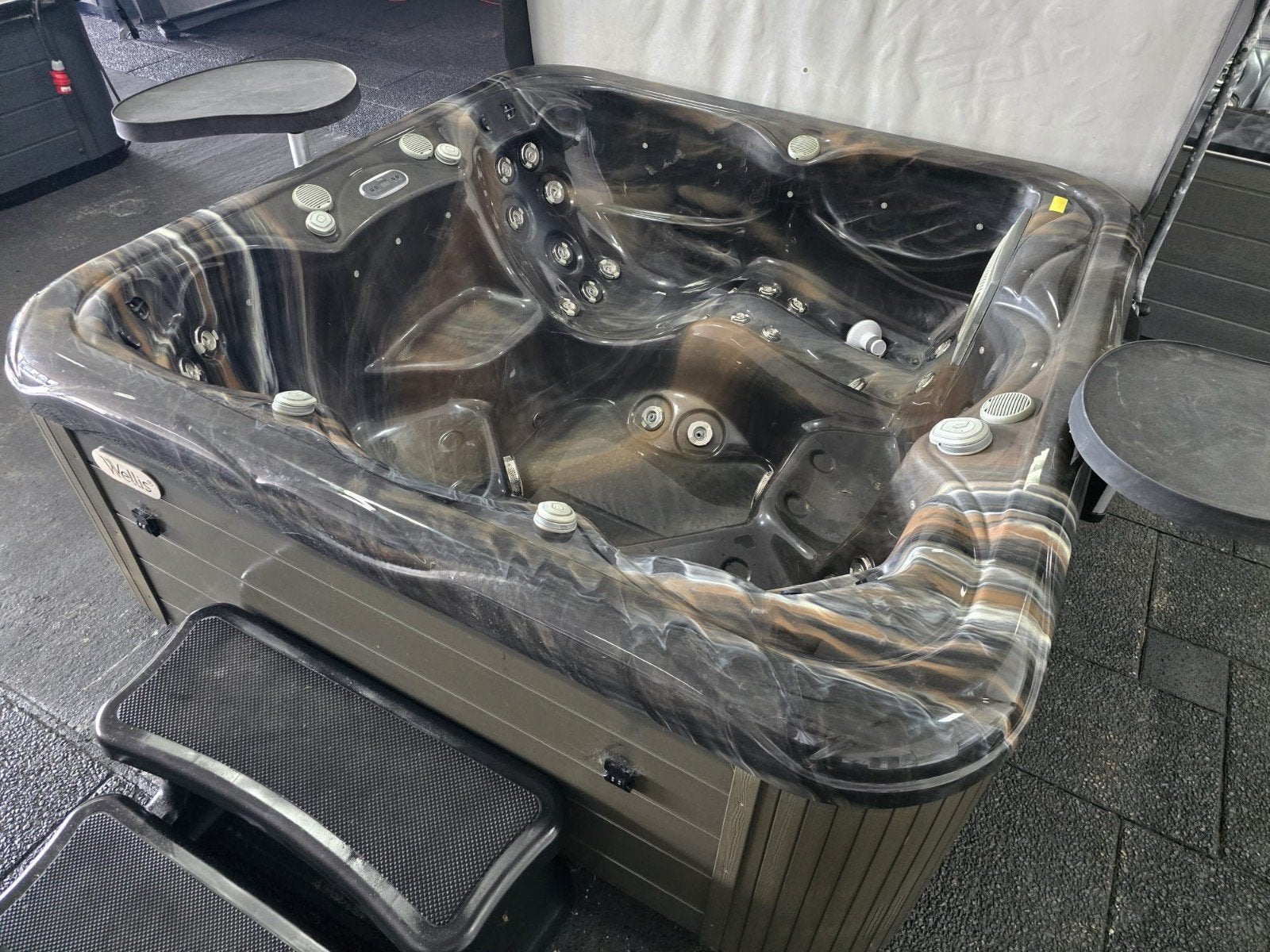 Wellis Spa venus Balboa 6 Persoons Luxe Jacuzzi Bluetooth, Gebruikt, Trap, Info@wellis.com, Wellis spa