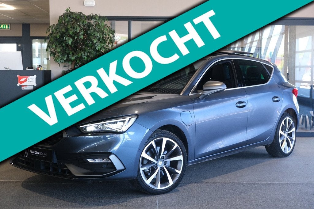 Seat Leon 1.4 TSI eHybrid PHEV FR 204PK Pano Led ACC Navi Vi, Auto's, Seat, Gebruikt, Leon, Leder en Stof, Grijs