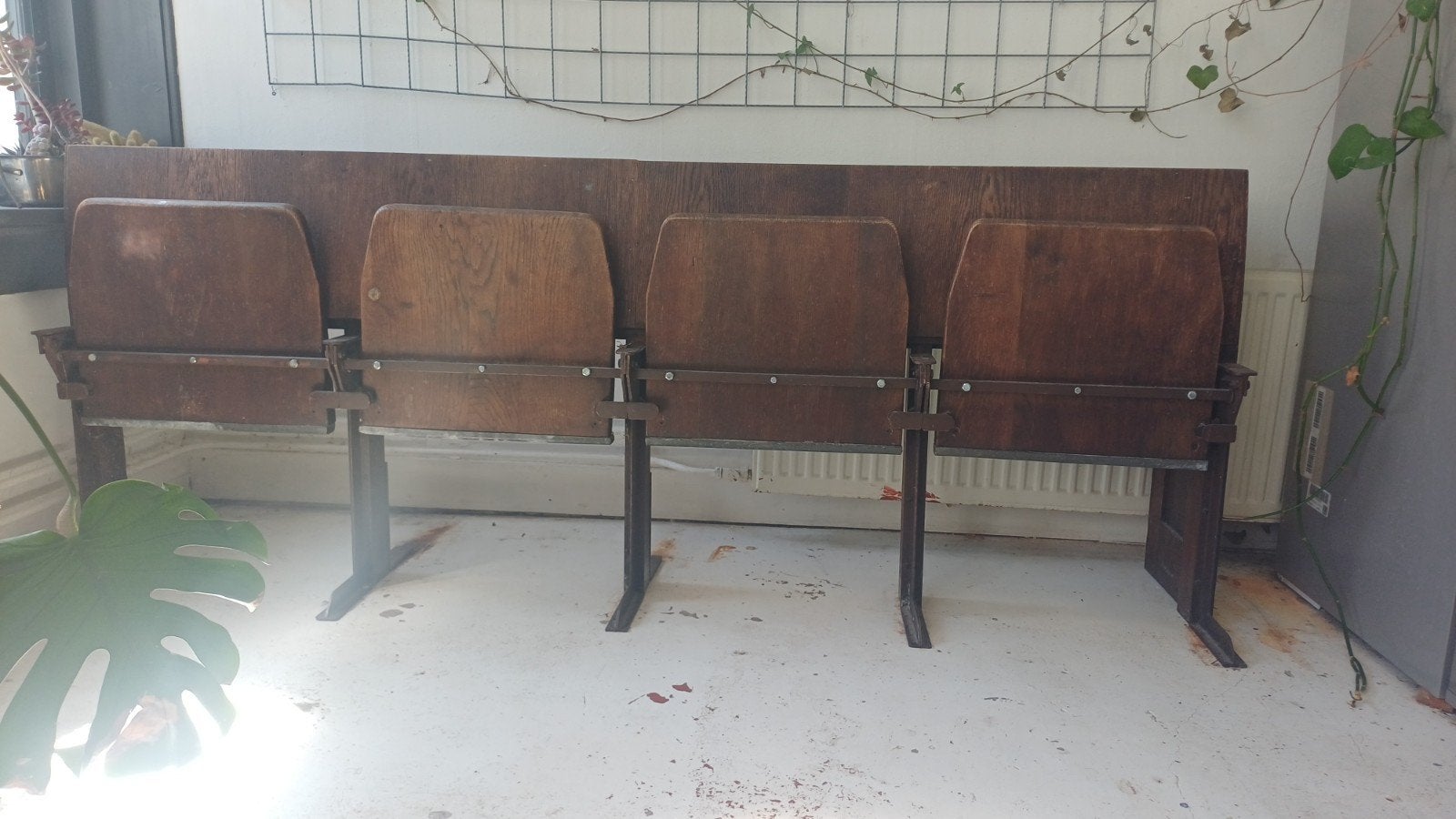 Vintage bioscoopbank / schoolbank - 4 zitplaatsen, Antiek en Kunst, Ophalen