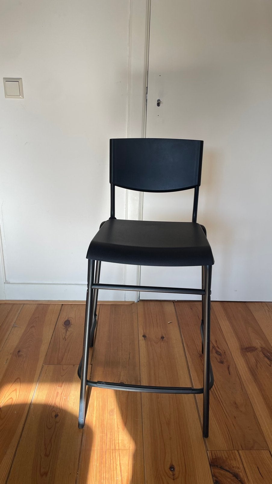 Hoge stoel IKEA stig SNEL WEG, 1 kruk, Ophalen, Zo goed als nieuw, 60 tot 90 cm