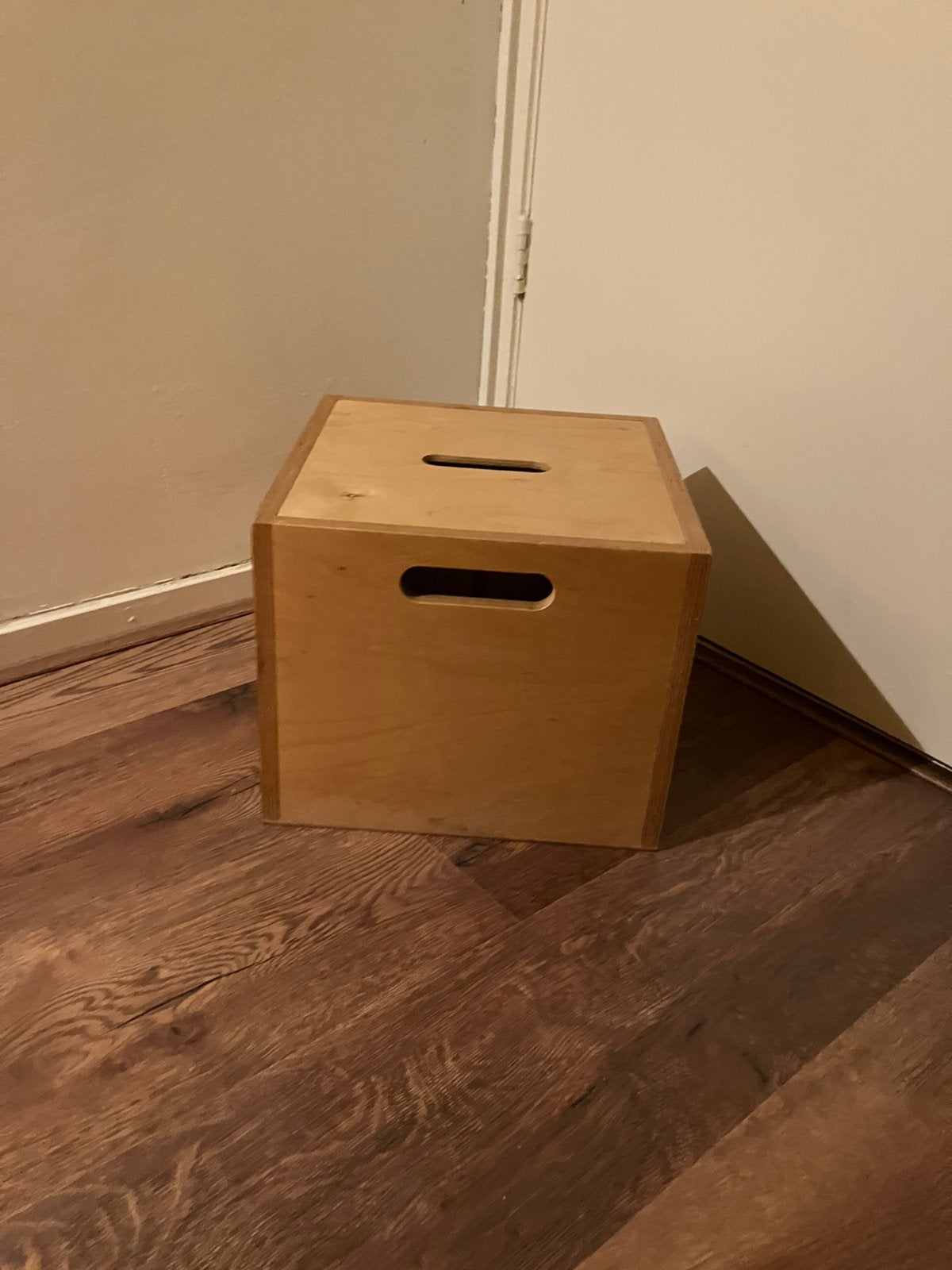 75 massief houten bouwblokken in kist 30x30x25 cm, Ophalen, Zo goed als nieuw