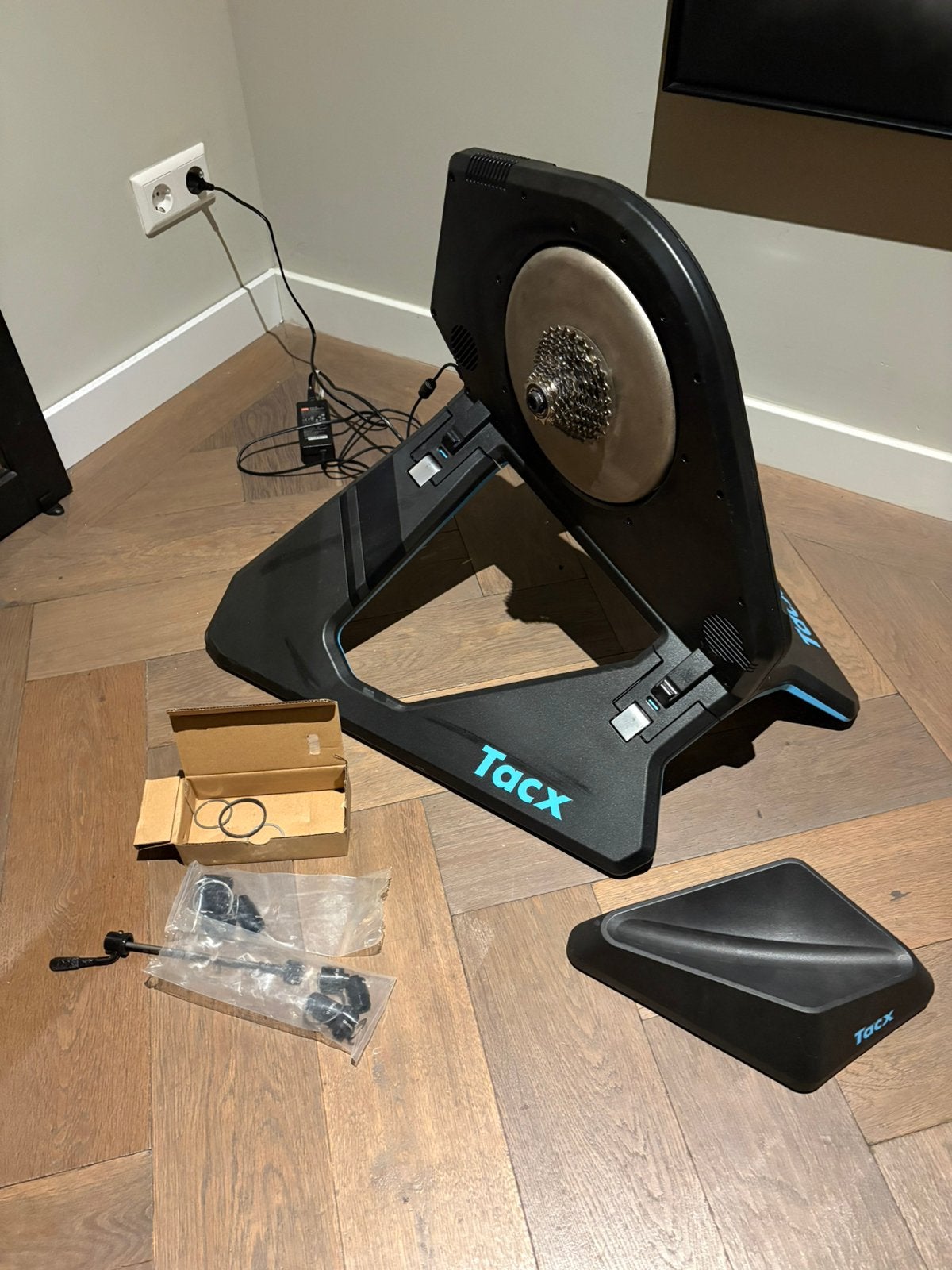 Tacx Neo 2T Smart fietstrainer – compleet en in goede staat, Fietsen en Brommers, Ophalen, Overige typen, Mountainbike, Kunststof