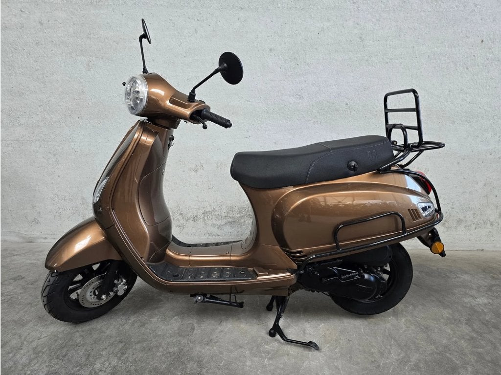 TYM Vespa Alpha Snorscooter (2020), Zo goed als nieuw, Benzine, Ophalen, Overige merken