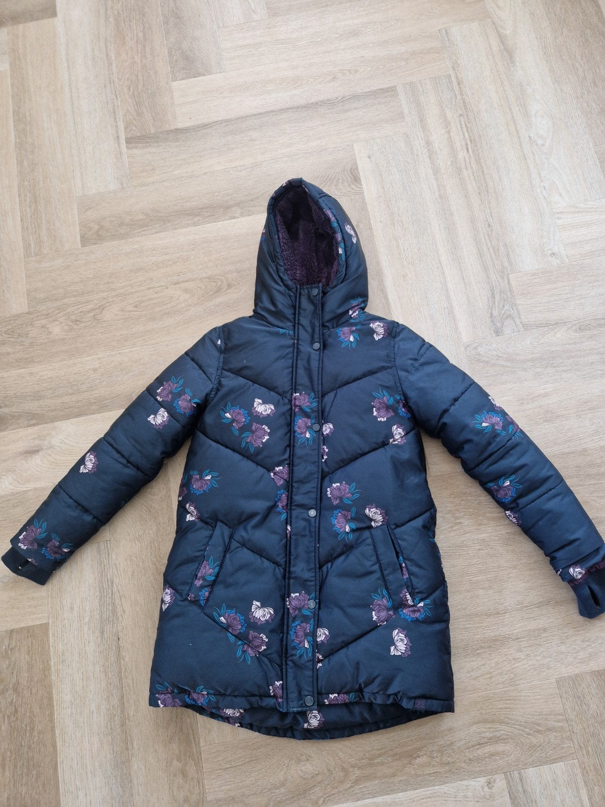 Z8 winterjas 140/146, Kinderen en Baby's, Kinderkleding | Maat 140, Meisje, Z8, Ophalen of Verzenden, Zo goed als nieuw