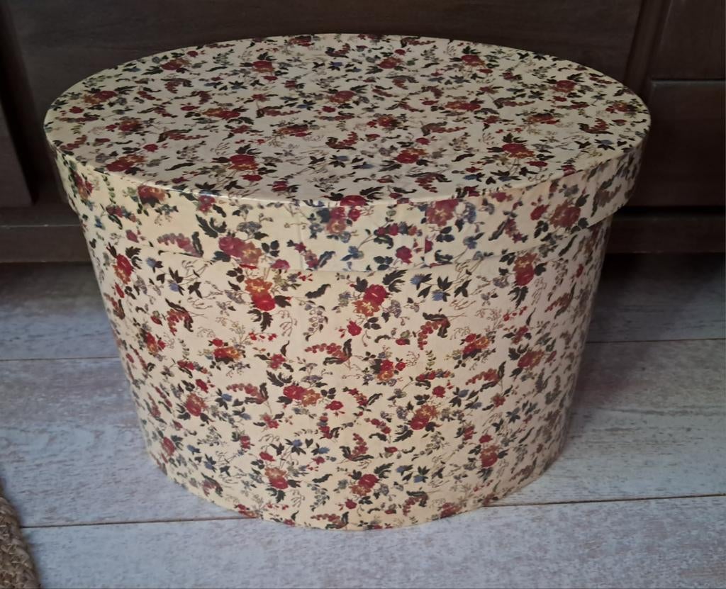 Vintage hoedendoos, Huis en Inrichting, Ophalen of Verzenden, Ovaal, Minder dan 50 cm, Minder dan 50 cm