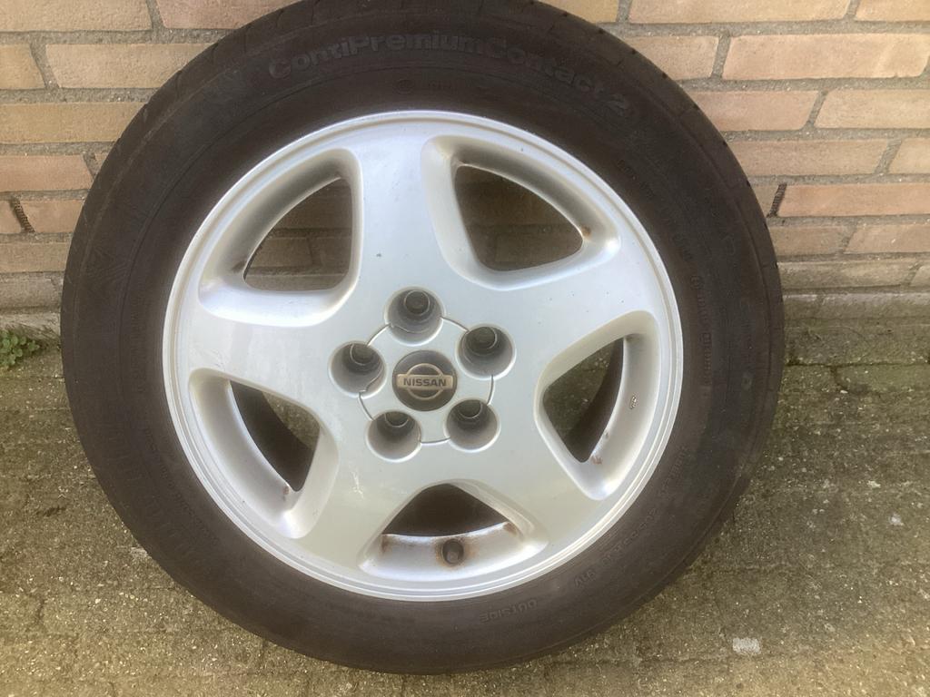 Vier nette Nissan Tino velgen met zomerbanden, Ophalen of Verzenden, Gebruikt