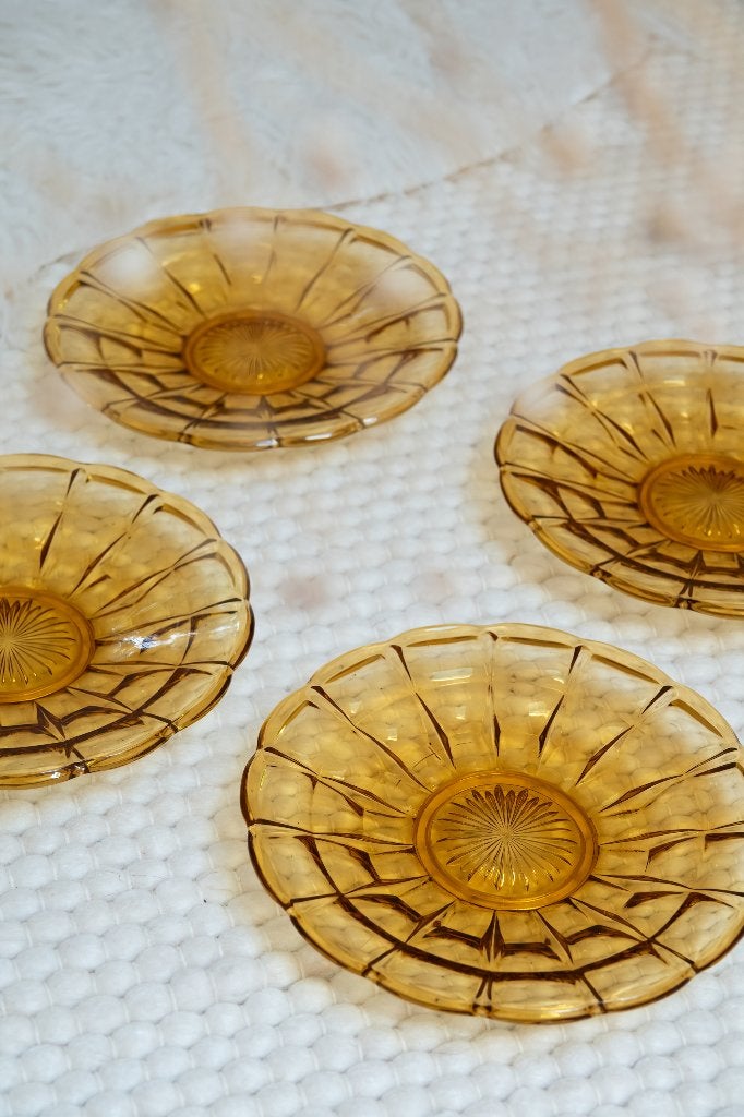 Vintage persglas gebaksbordjes okergeel warmgeel set van 4, Antiek en Kunst, Ophalen of Verzenden