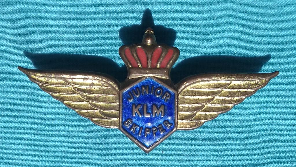 FRAAI JAREN 1950 JUNIOR KLM SKIPPER LUCHTVAART SPELDJE, Verzenden, Gebruikt, Overige typen