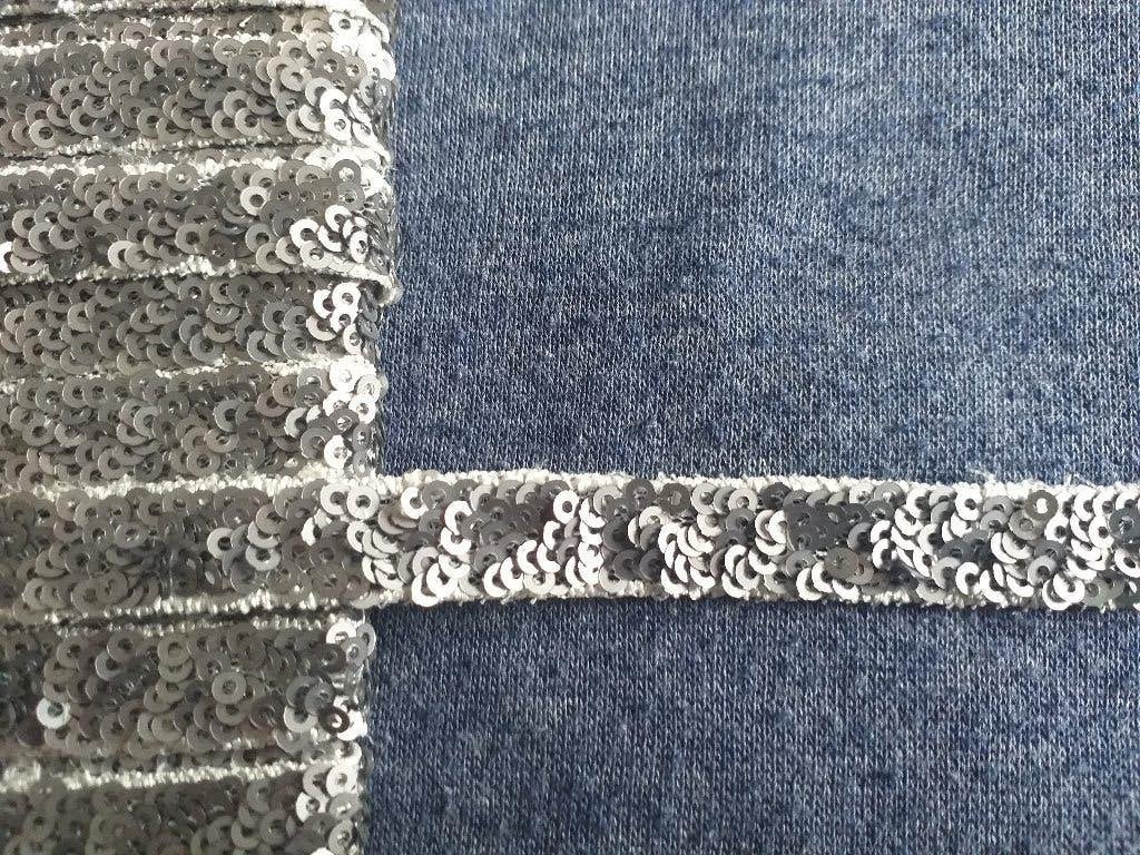 3 meter grijs Paillettenband van 1 cm. breed, Ophalen of Verzenden, Nieuw, Lint, Band of Elastiek