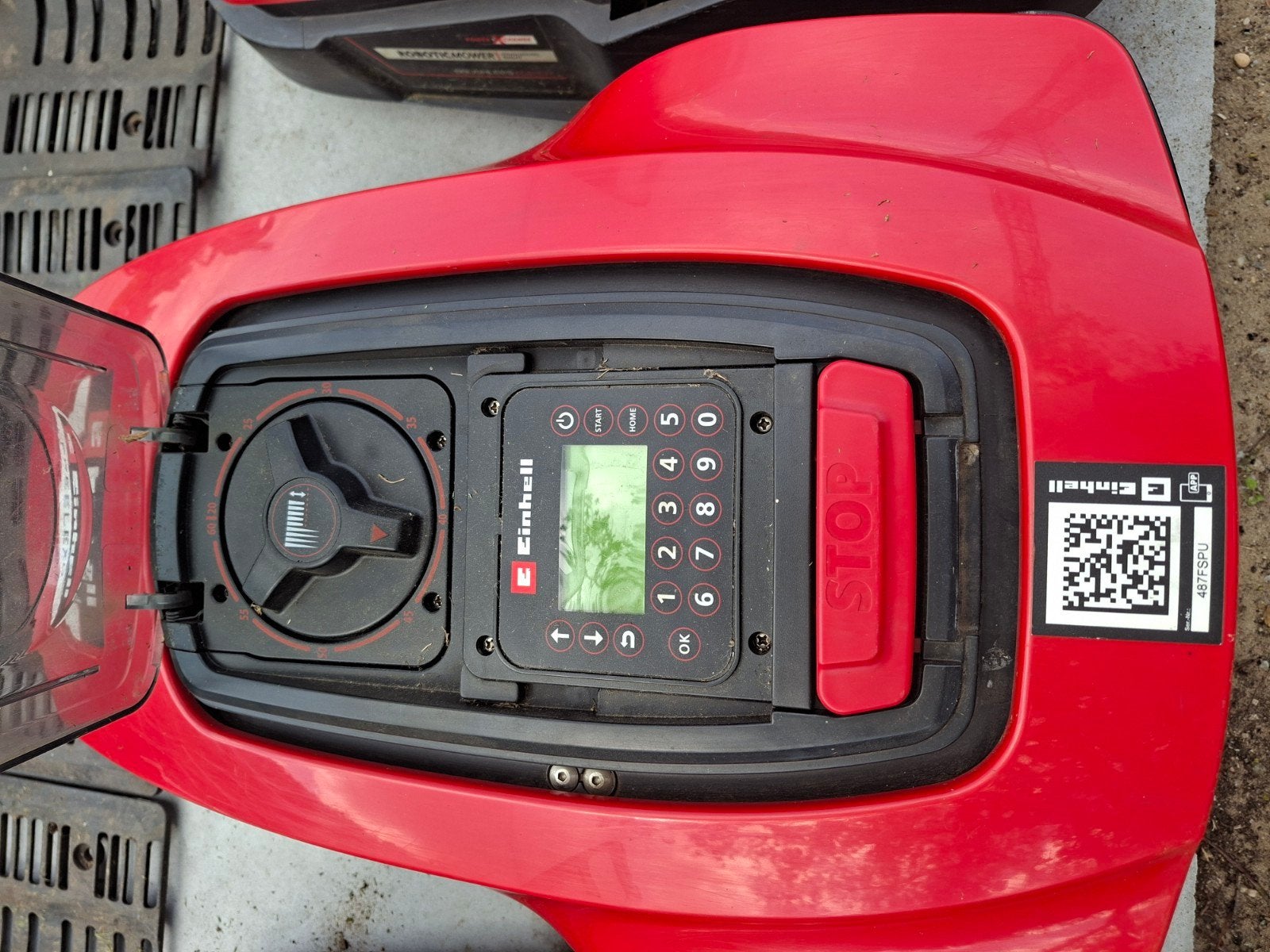 2 stuks Einhell FREELEXO Robotmaaier met  5.2Ah accu, Cirkelmaaier, Gebruikt, Minder dan 30 cm, Accu-grasmaaier