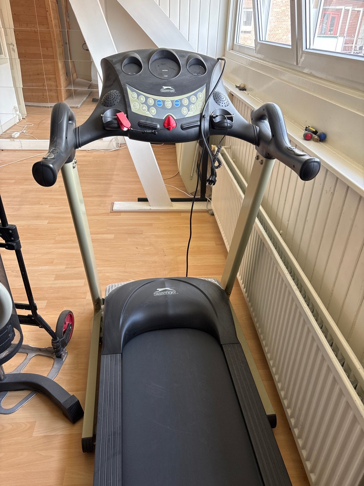 Slazenger opvouwbare loopband met helling, Sport en Fitness, Fitnessapparatuur, Ophalen, Gebruikt, Metaal, Loopband