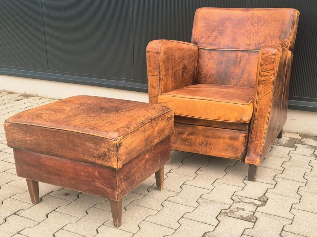 Schapenleren fauteuil met voetenbankje, Huis en Inrichting, Fauteuils, Gebruikt, ., 75 tot 100 cm, Ophalen of Verzenden