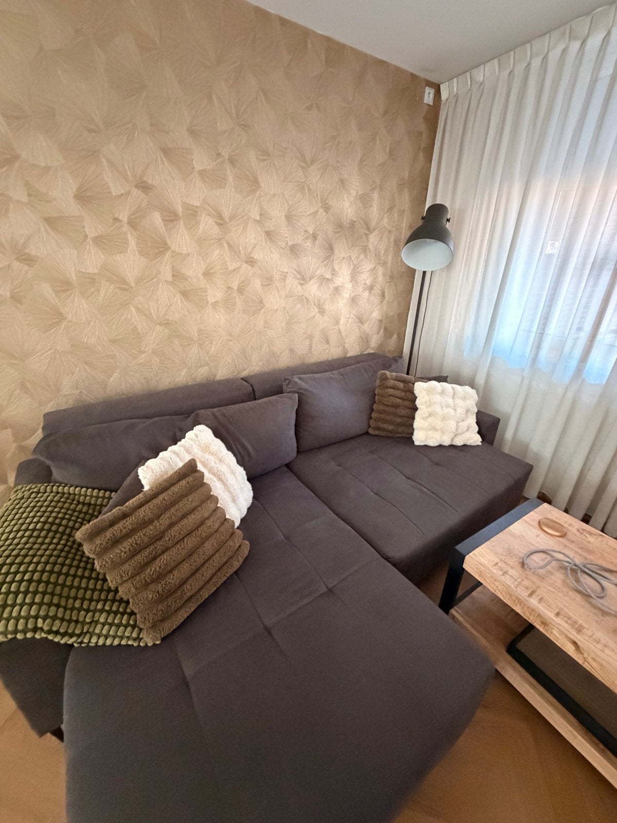 Comfortabele hoekbank met slaapfunctie, Huis en Inrichting, Banken | Bankstellen, Ophalen, 250 tot 300 cm, 100 tot 125 cm, Hoekbank