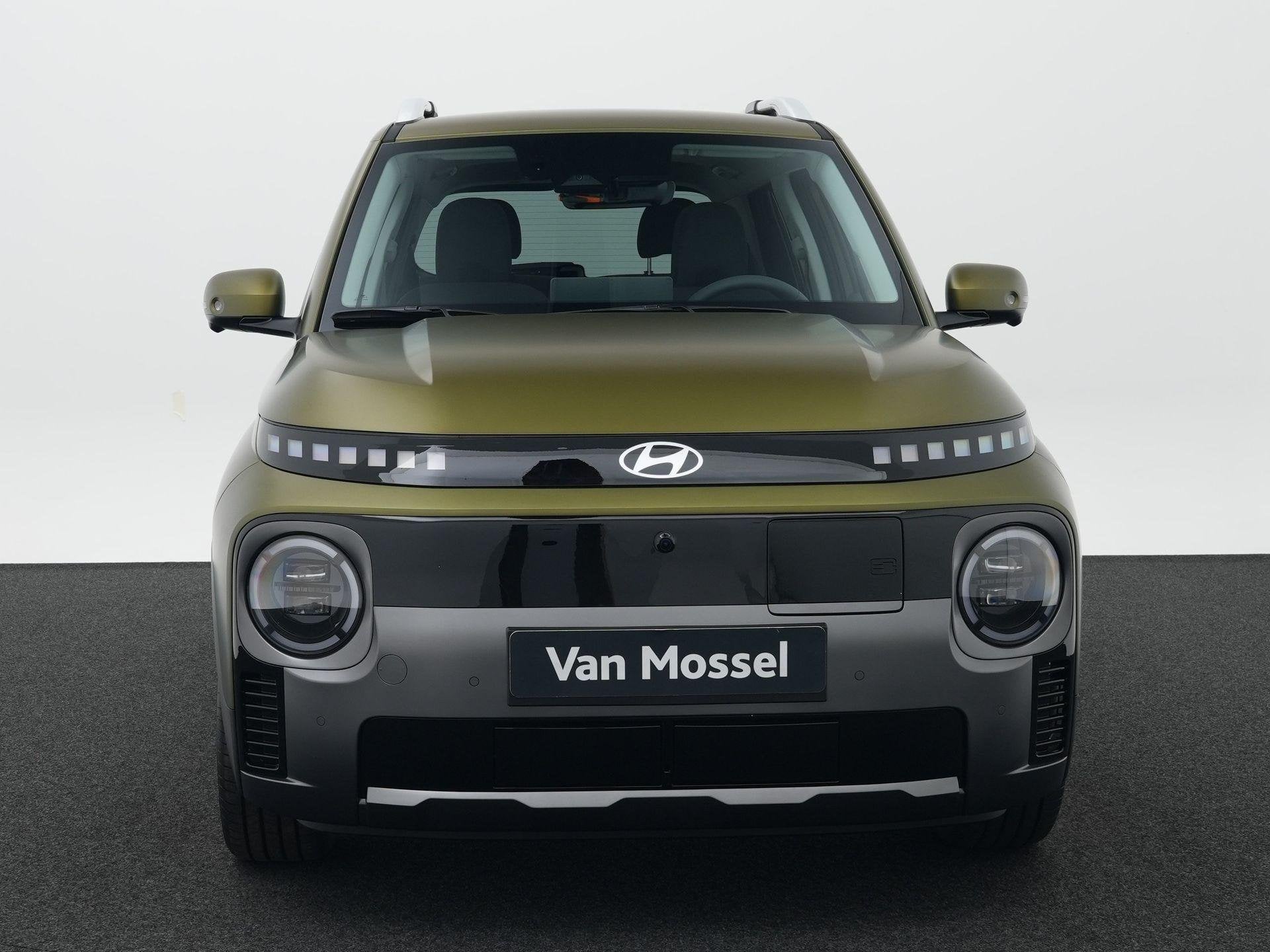 Hyundai INSTER Cross Cross Sky Plus 49 kWh | Warmtepomp | St, Stof, 116 pk, Origineel Nederlands, Grijs