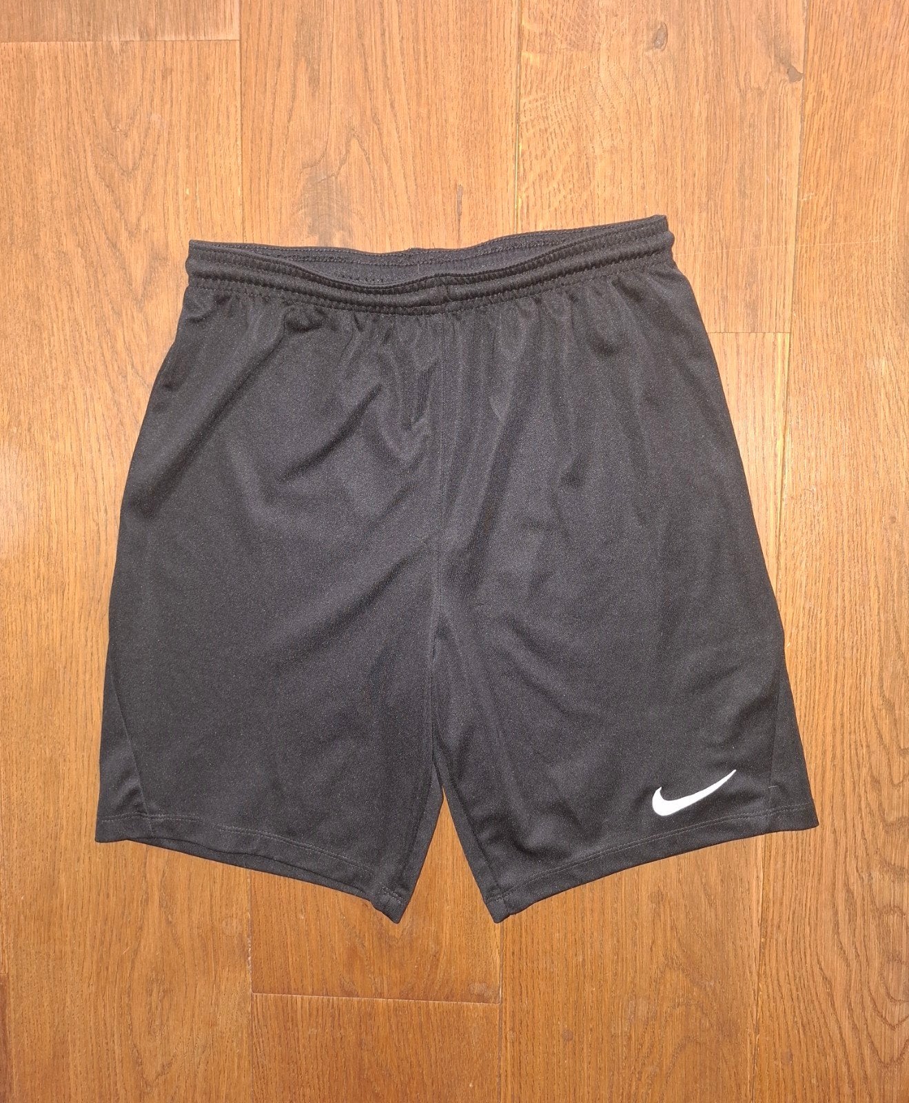 Short Nike, Kinderen en Baby's, Kinderkleding | Maat 152, Ophalen of Verzenden, Zo goed als nieuw, Jongen, Sport- of Zwemkleding