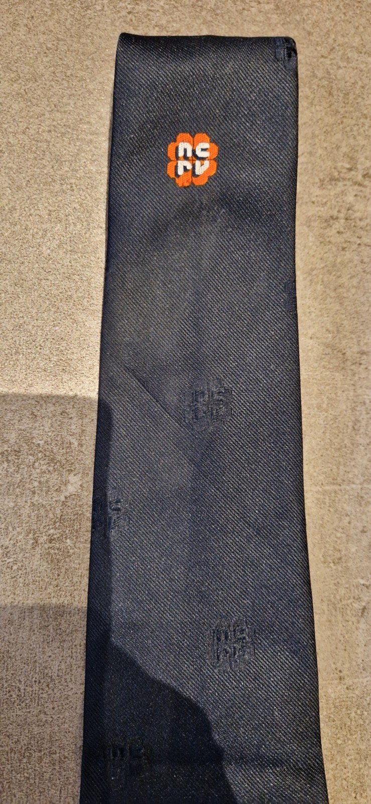 Vintage NCRV Stropdas – Retro Omroep Merchandise, Verzamelen, Ophalen of Verzenden, Zo goed als nieuw, Gebruiksvoorwerp