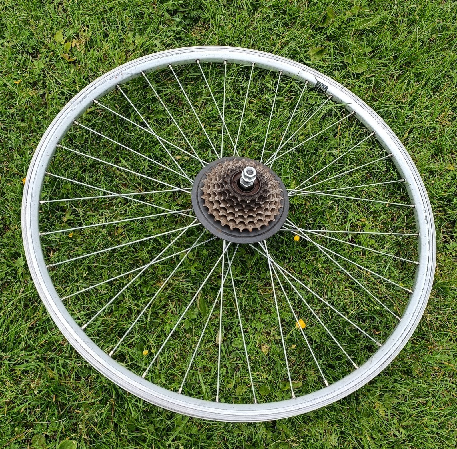 Fietswiel 26 inch met cassette - Gebruikt, Fietsen en Brommers, Fietsonderdelen, Gebruikt, Elektrische fiets, Onbekend, Aluminium
