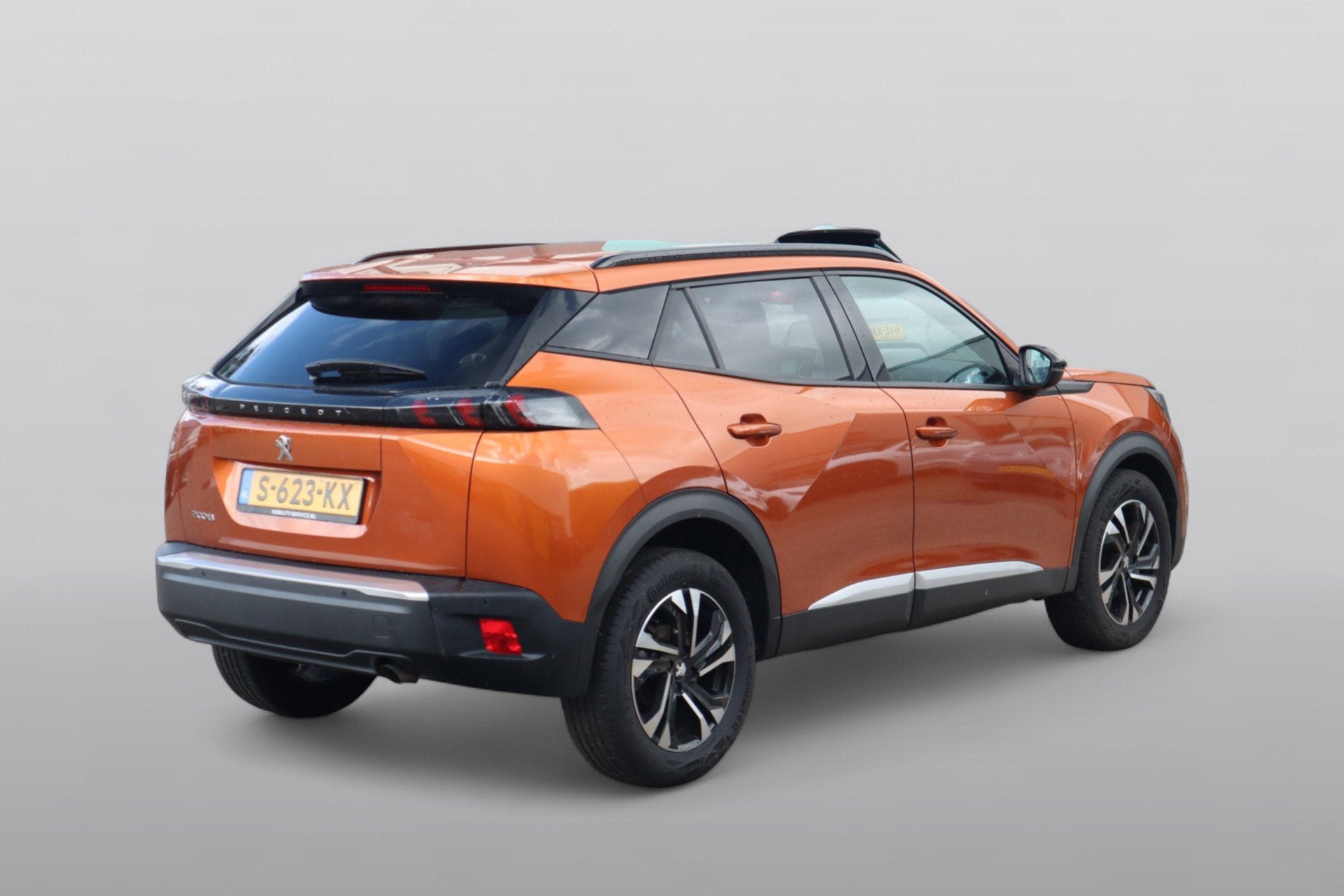 Peugeot 2008 1.2 PureTech Allure Clima CarPlay Cruise LED, Auto's, Dealer onderhouden, 101 pk, Gebruikt, Leder en Stof