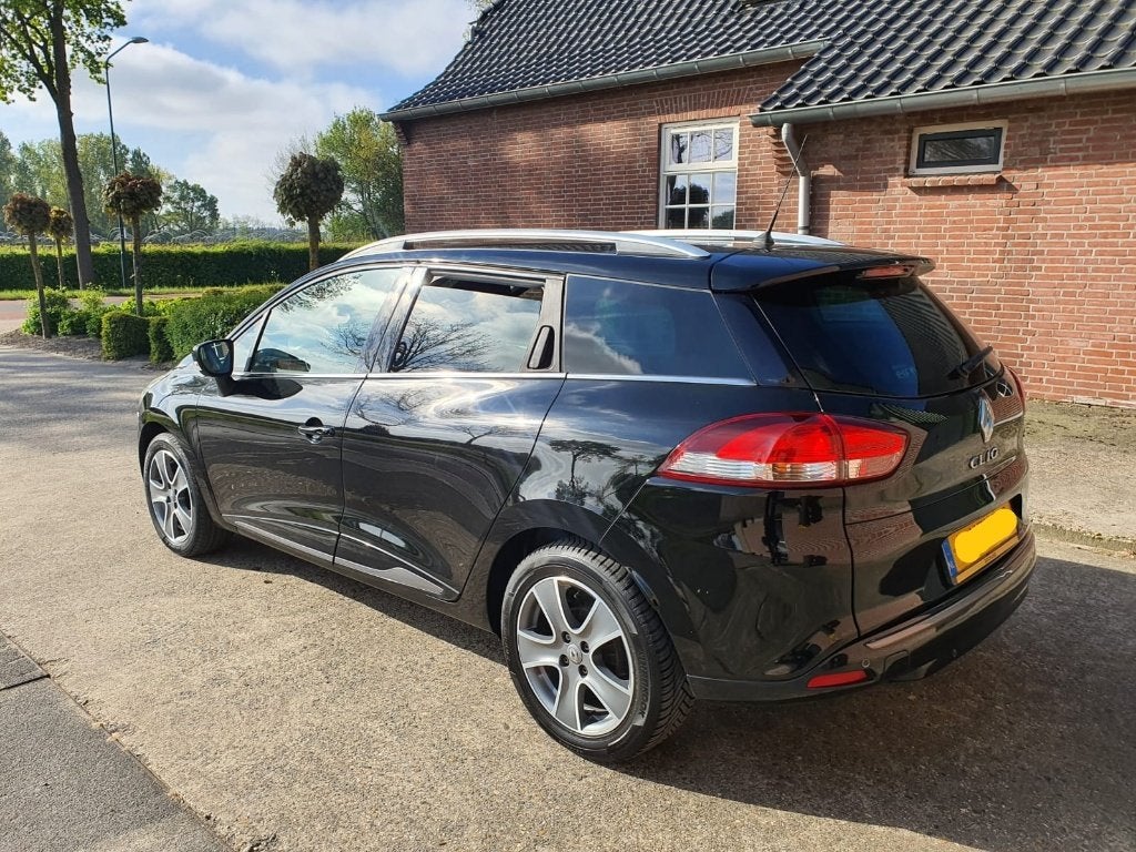 RENAULT Clio Estate 1.5 dCi ECO Expression + R-Link, Zwart, 4 cilinders, 1096 kg, Zwart