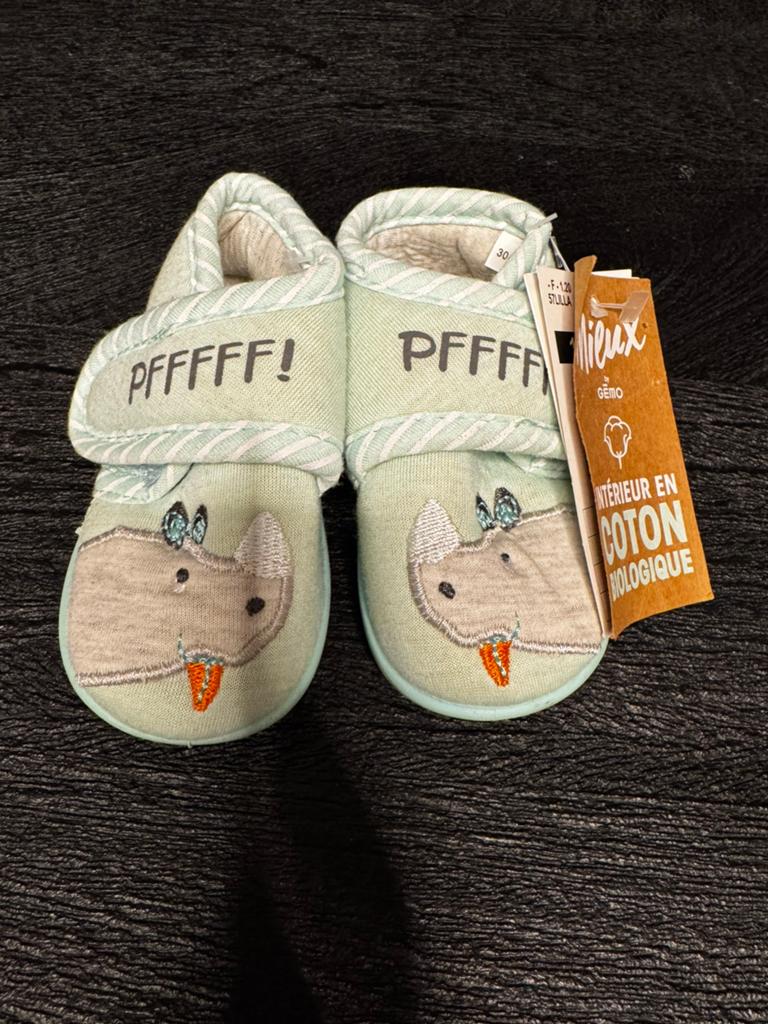 Slofjes maat 18, Kinderen en Baby's, Babykleding | Schoentjes en Sokjes, Slofjes, Jongetje of Meisje, Nieuw, Ophalen of Verzenden