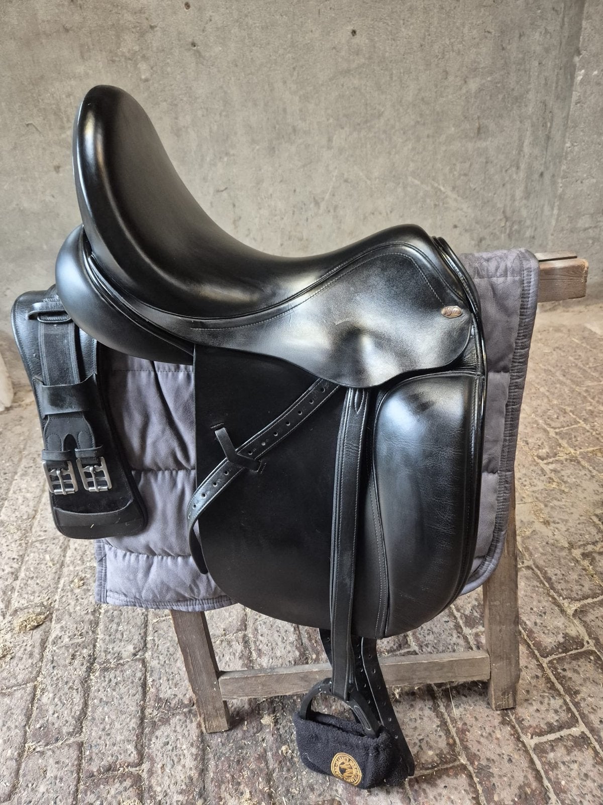Jeffries dressuurzadel 17,5 inch, Ophalen of Verzenden, Zo goed als nieuw, Dressuur, L (17.5 inch)