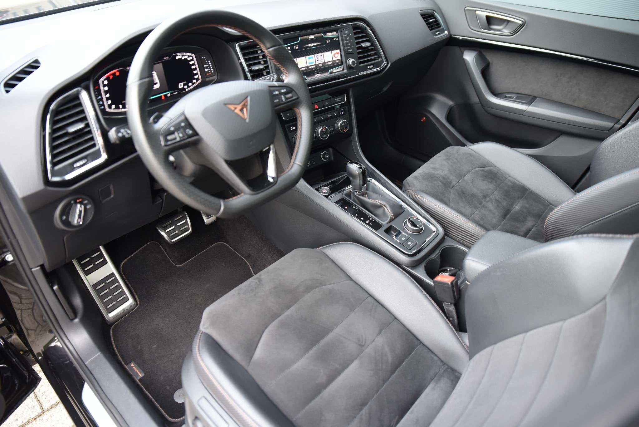 CUPRA Ateca 2.0 TSI 4DRIVE Pano - Trekhaak - Kuipstoelen - 3, Auto's, Automaat, Gebruikt, 4 cilinders, 1984 cc
