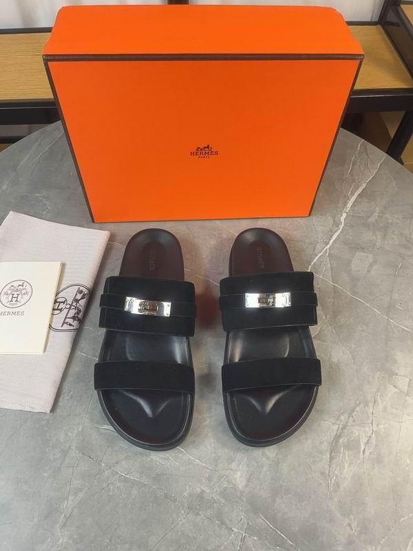 Hermes Slippers Alle maten, Ophalen of Verzenden, Nieuw, Zwart