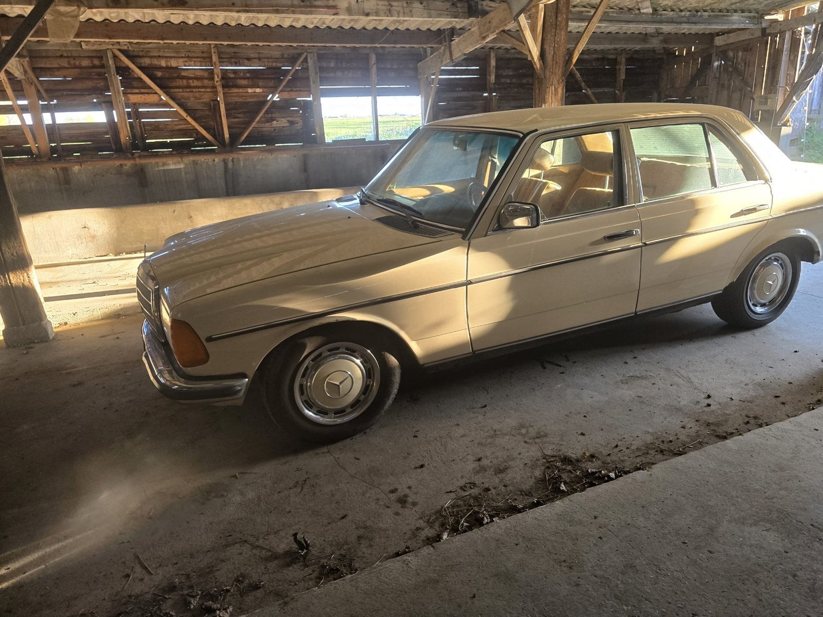 Mercedes-Benz W123 sedan (4-deurs),, Ophalen