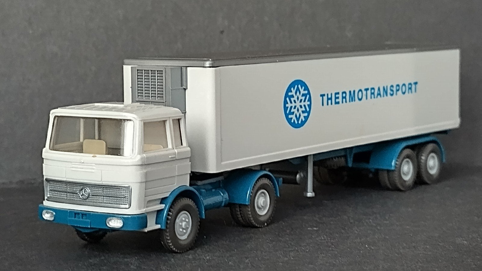 Mercedes Benz LP 322 Thermo transport 1:87 Wiking Pol, Verzenden, Wiking, M, Zo goed als nieuw