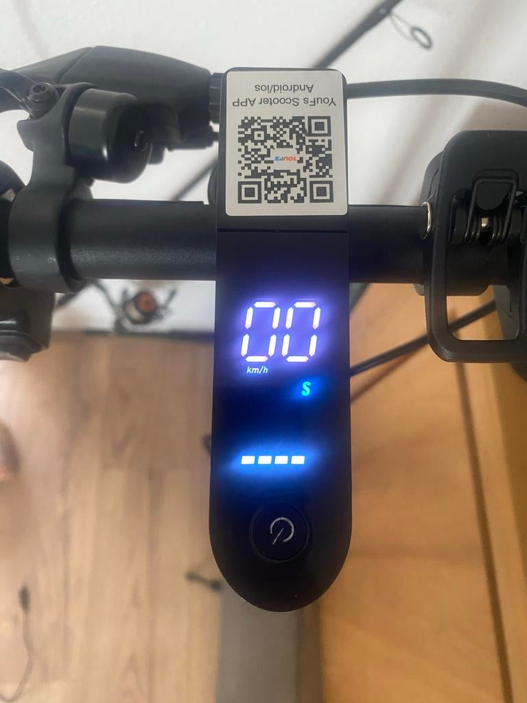 Elektrische step met display, Fietsen en Brommers, Steps, Zo goed als nieuw, Elektrische step (E-scooter), Ophalen of Verzenden