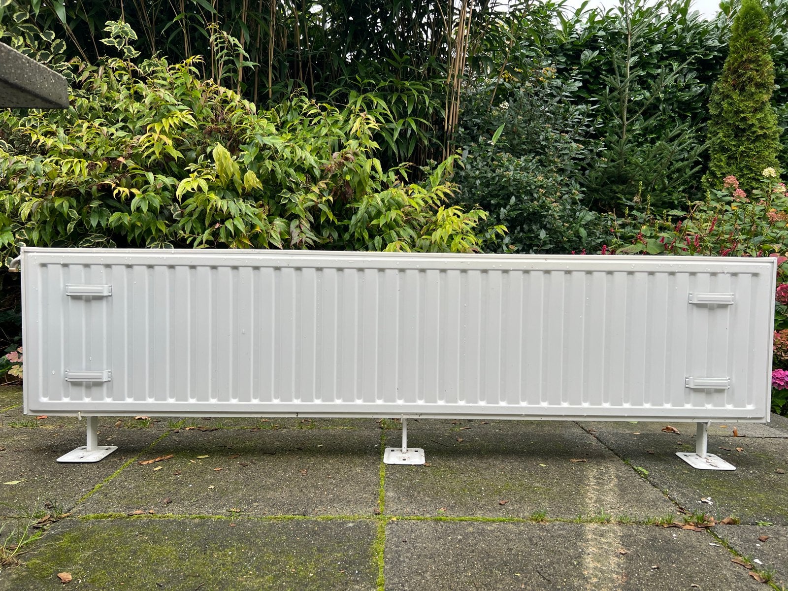 Lange lage witte nette radiator, Ophalen, 30 tot 80 cm, Radiator, 150 cm of meer