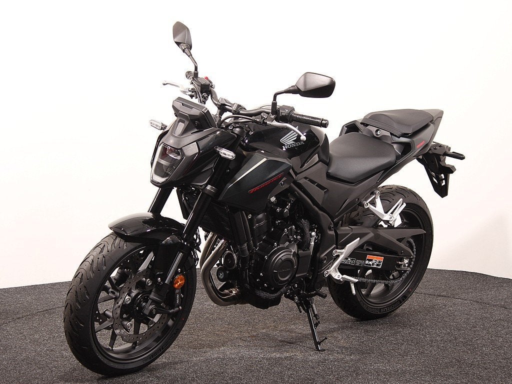Honda CB 500 F, Bedrijf, Naked bike