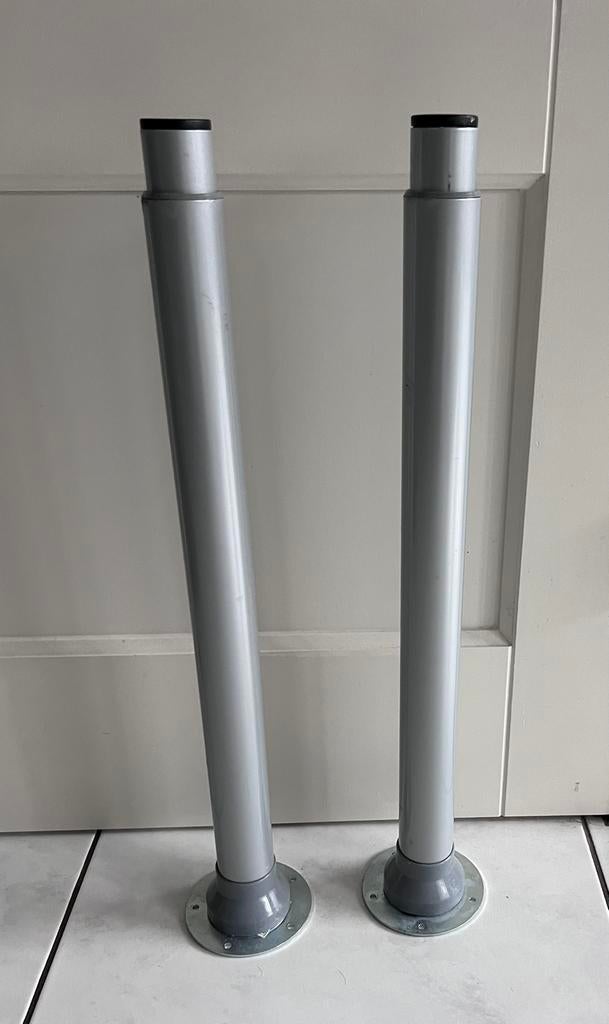 2 verstelbare tafelpoten (IKEA), Huis en Inrichting, Tafelonderdelen, Ophalen, Tafelpoot, 50 tot 100 cm, Rond