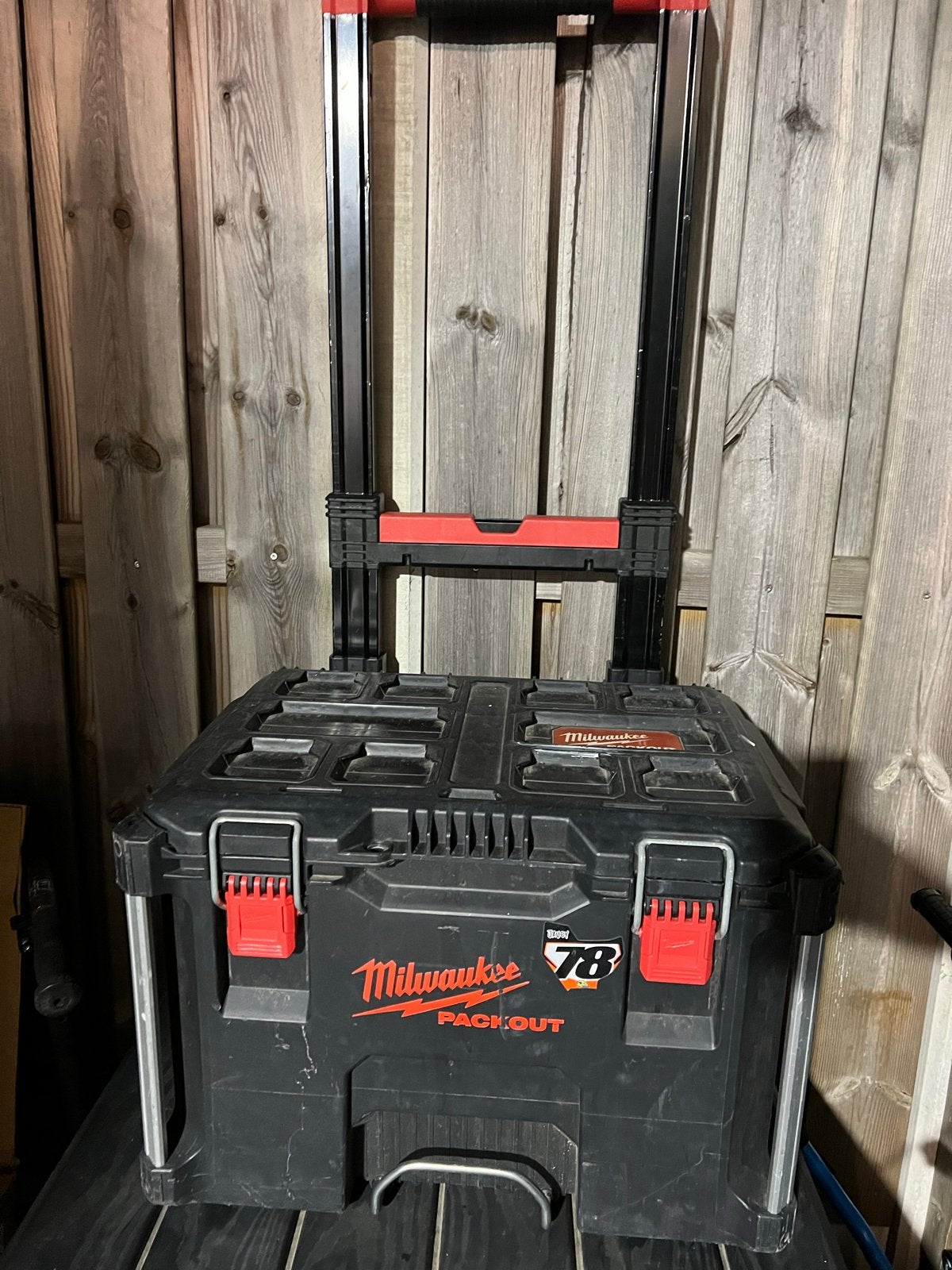 Milwaukee Packout Gereedschapskoffer op Wielen, Doe-het-zelf en Verbouw, Ophalen, Gebruikt, Gereedschapsopslag, Milwaukee