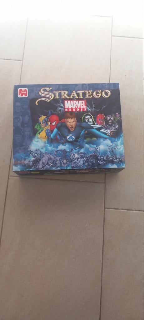 Stratego Marvel Heroes Bordspel, Jumbo, Ophalen of Verzenden, Zo goed als nieuw, Een of twee spelers