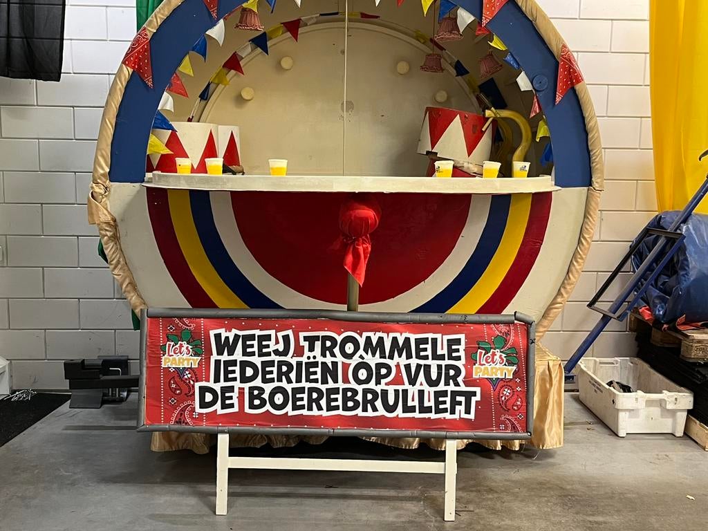Carnavalswagen boerenbruiloft loopgroep, Ophalen, Gebruikt
