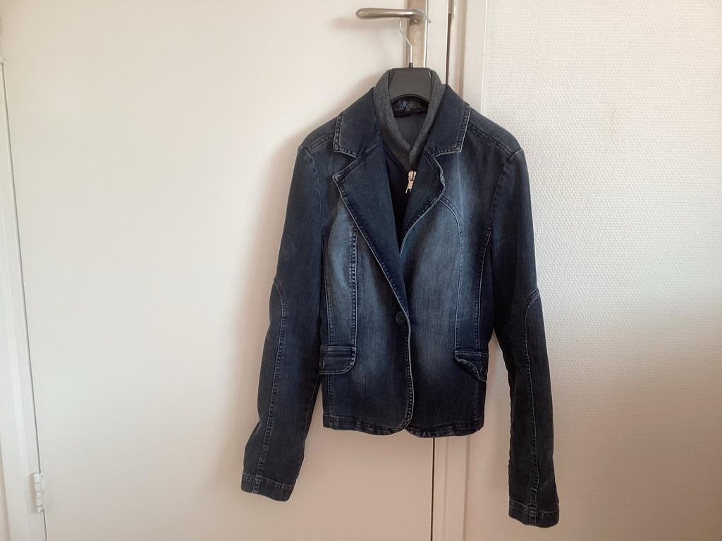 Spijkerjasje Rozu Maat 40 + Sjaal, Kleding | Dames, Maat 38/40 (M), Blauw, Ophalen of Verzenden, Zo goed als nieuw