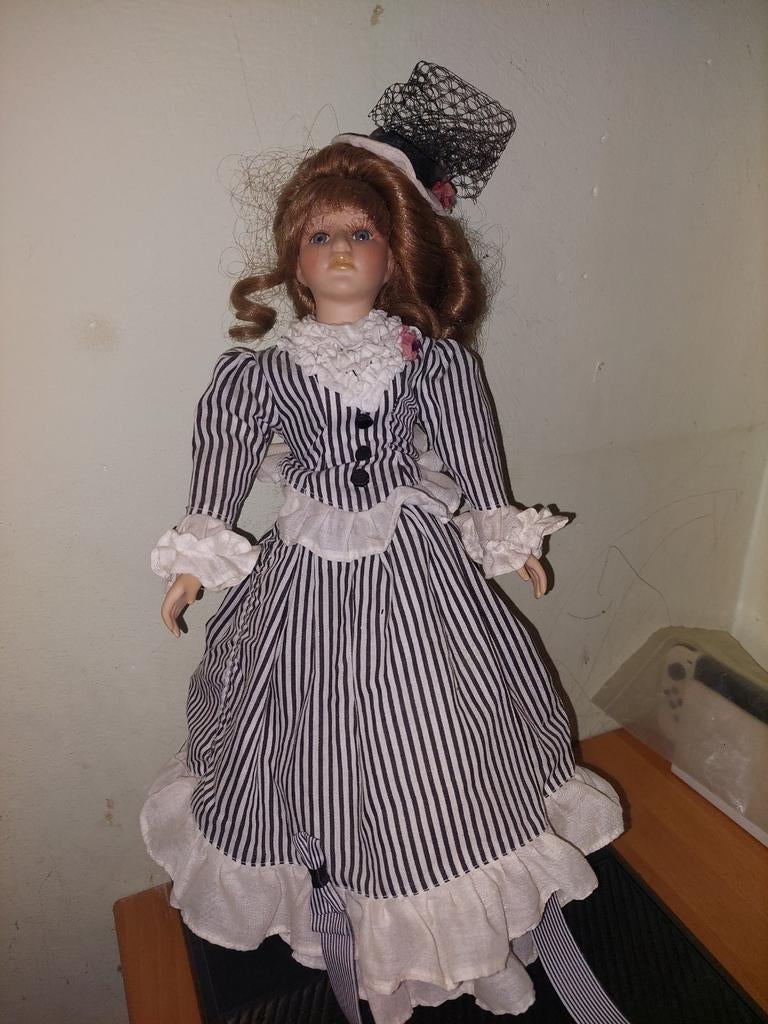 Vintage porselein pop, Verzamelen, Poppen, Ophalen of Verzenden, Gebruikt, Pop