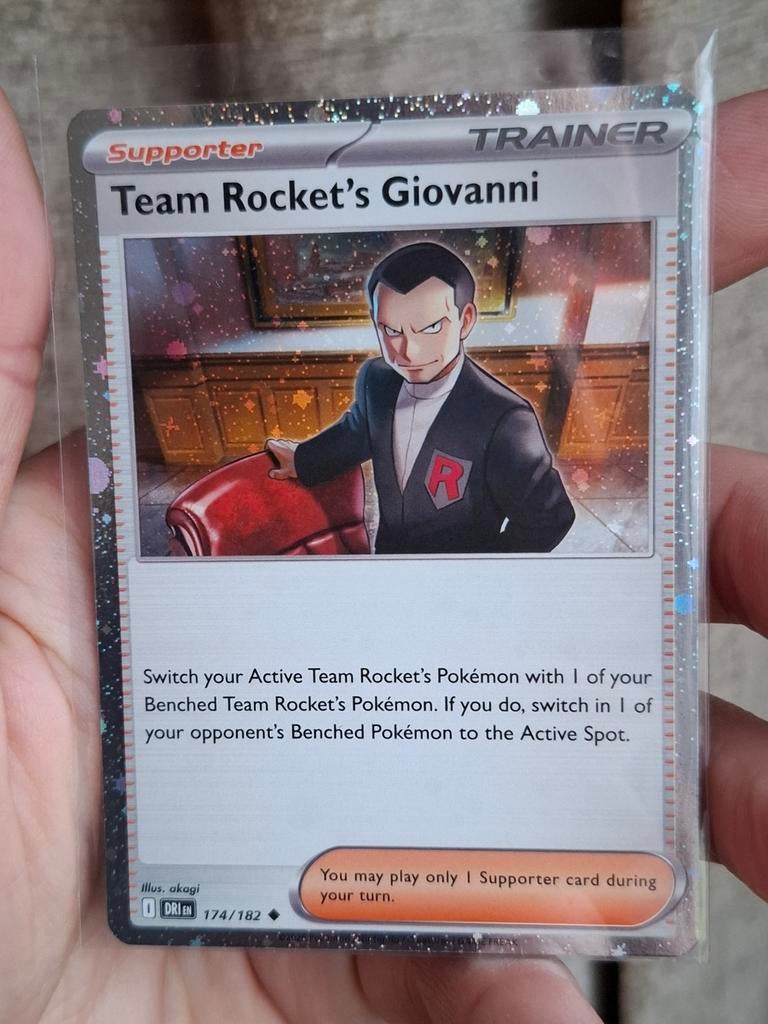 Team Rocket's Giovanni, cosmo holo!, Ophalen of Verzenden, Zo goed als nieuw