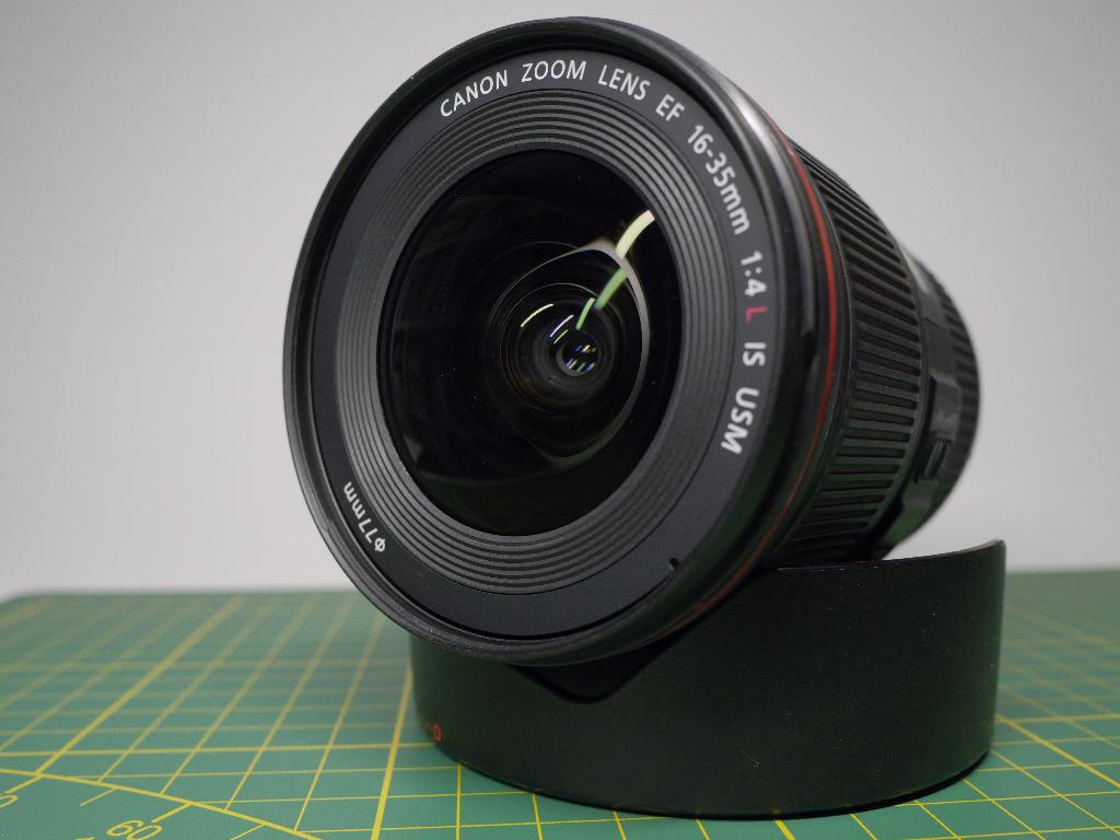 Canon EF 16-35mm f/4 L IS USM, Ophalen of Verzenden, Zo goed als nieuw, Groothoeklens, Zoom
