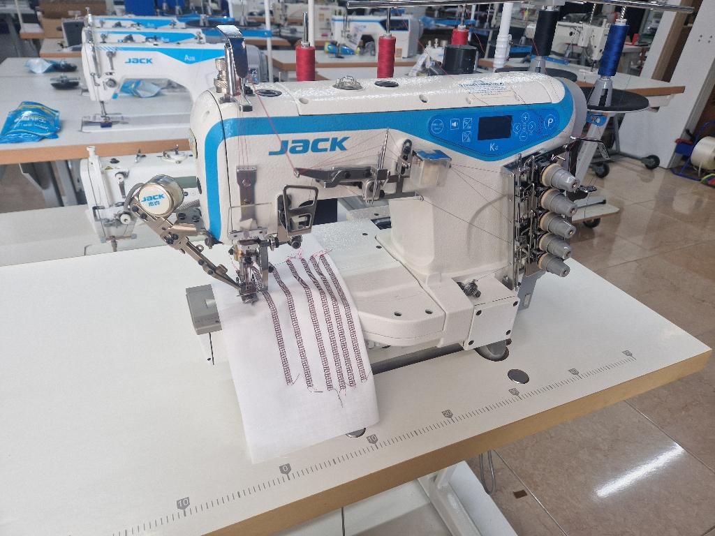 Jack K4-UT bovendek onderdek machine AUTOMAAT ZO GOED ALS 1, Hobby en Vrije tijd, Naaimachines en Toebehoren, Zo goed als nieuw