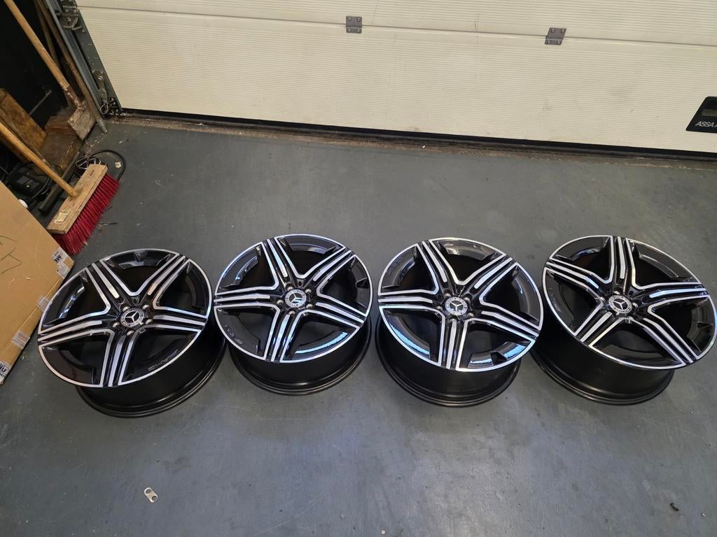 Mercedes-Benz AMG breedset 20", Ophalen of Verzenden, 20 inch, Zomerbanden, Velg(en)