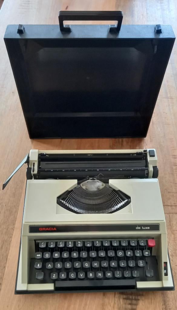 Gracia de luxe Typemachine, Diversen, Typemachines, Ophalen, Zo goed als nieuw